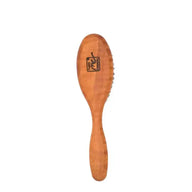 Holzbürste mit Naturhaar, ovale Form, Logo-Aufdruck, auf weißem Hintergrund