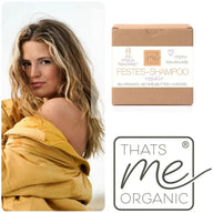 Junge Frau mit blonden Wellen, Festes Shampoo Repair Verpackung und thats me organic Logo