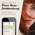 Persönliche Haarfarbberatung, junge Frau mit roten Haaren, Handy mit Chat, Haarfarbe Tipps