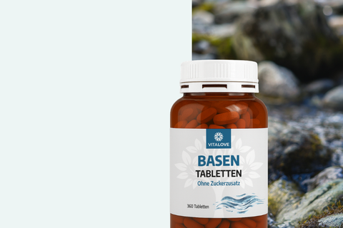 VITALOVE Basen Tabletten Dose mit 360 Tabletten vor Steinen am Bergbach