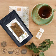 Pflanzenhaarfarbe Set, Tasse Tee, vegane Naturkosmetik, 100% Bio, chemiefrei, Holzuntergrund